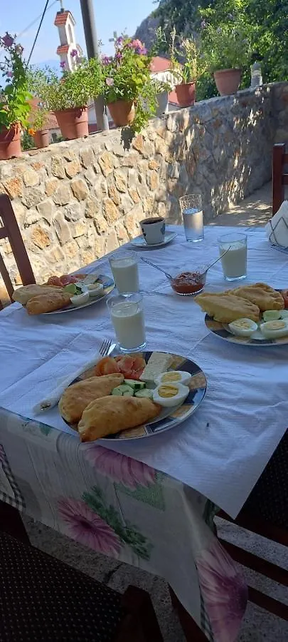 Roleo Guest House Lin 0*,  Albania