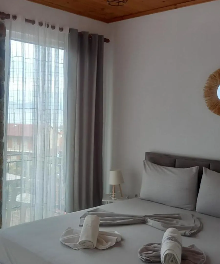 Dom wakacyjny Roleo Guest House Lini