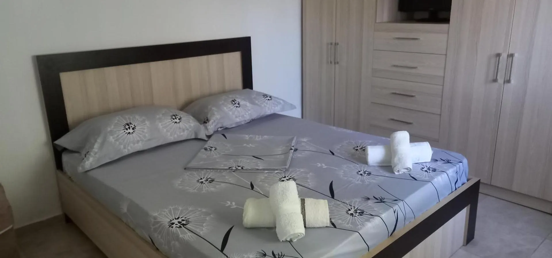 Roleo Guest House Lini Dom wakacyjny