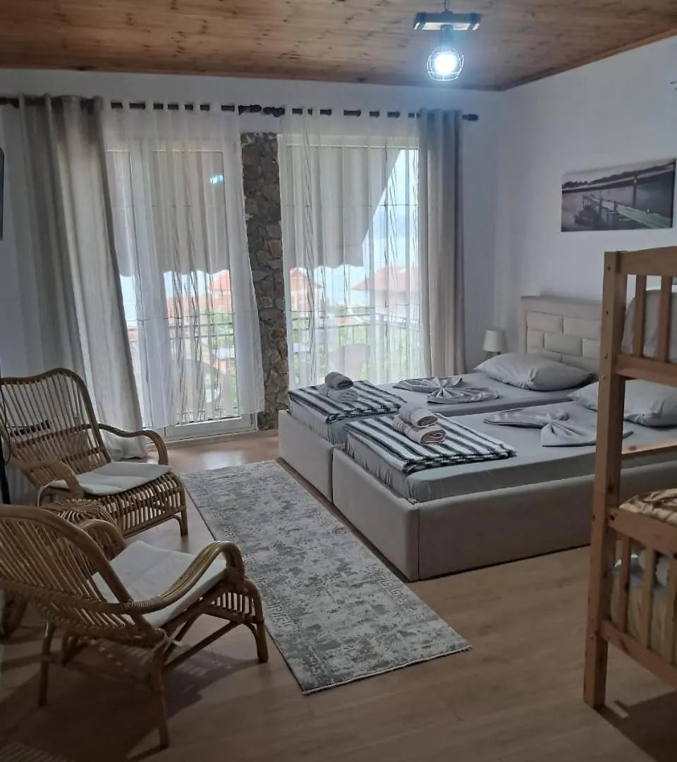 Roleo Guest House Lin Albania