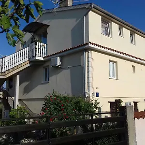 https://apartments-martina-banjole.in-istria.net