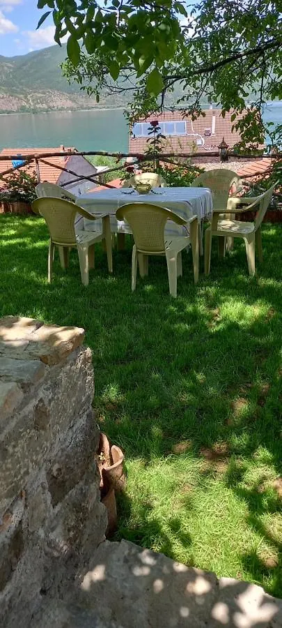 Roleo Guest House Lini 0*,
