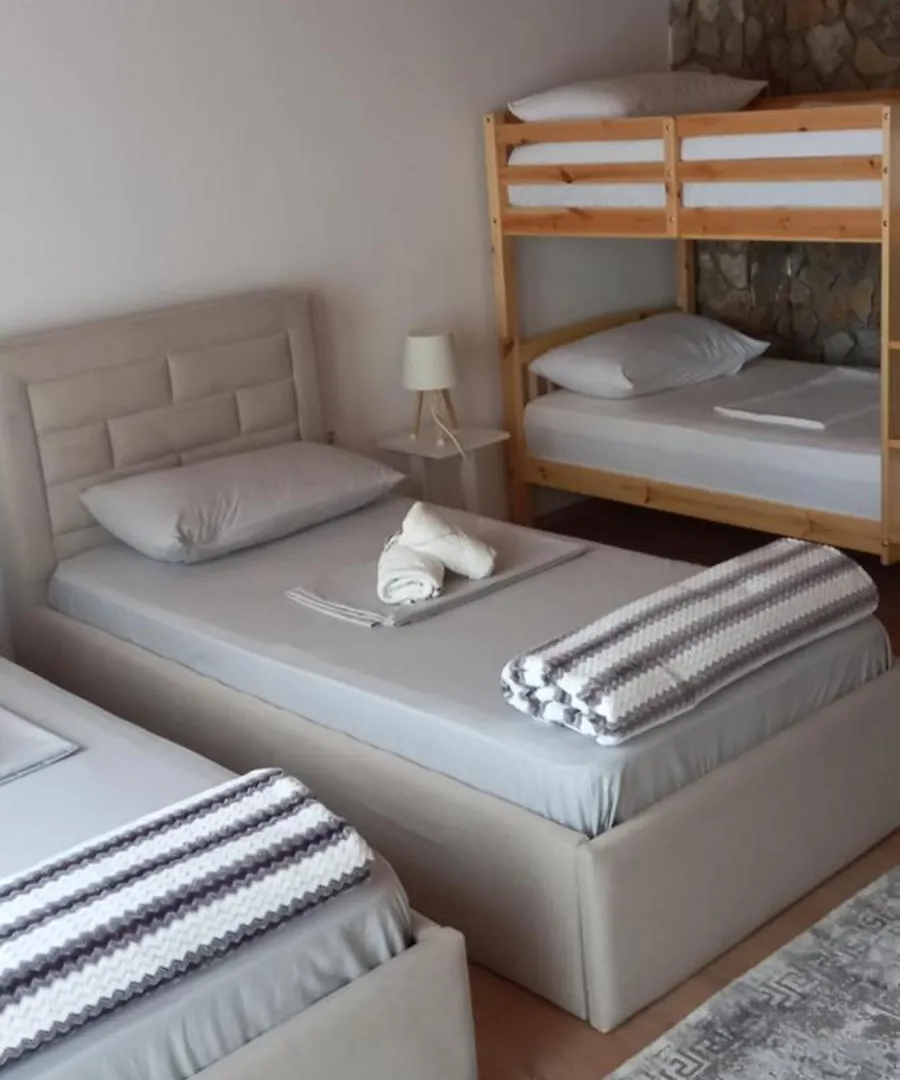 Roleo Guest House Lini Prázdninový dům